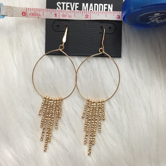 NWT Steve Madden Gold Dangle Earrings - Picture 3 of 7